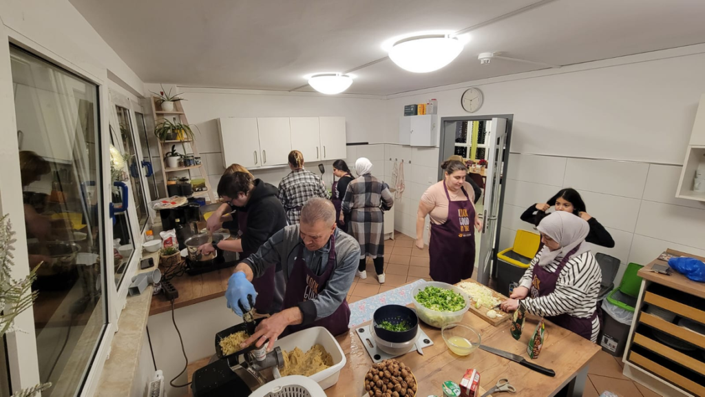 In der Küche gibt es meist viel zu tun und viel Gewusel beim Kochen